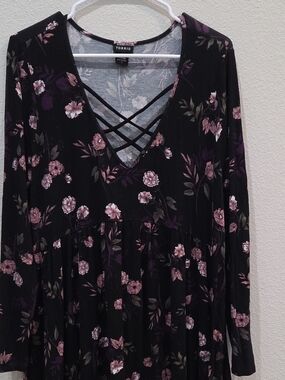 torrid Black Floral Crisscross V-Neck Long Sleeve Tunic with Pink Blooms